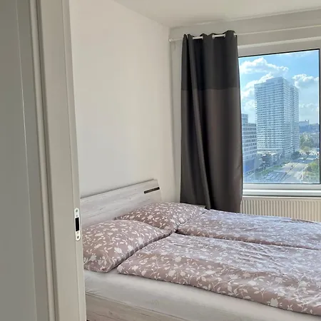 Luxury In Skyscraper With Parking Apartmán Bratislava